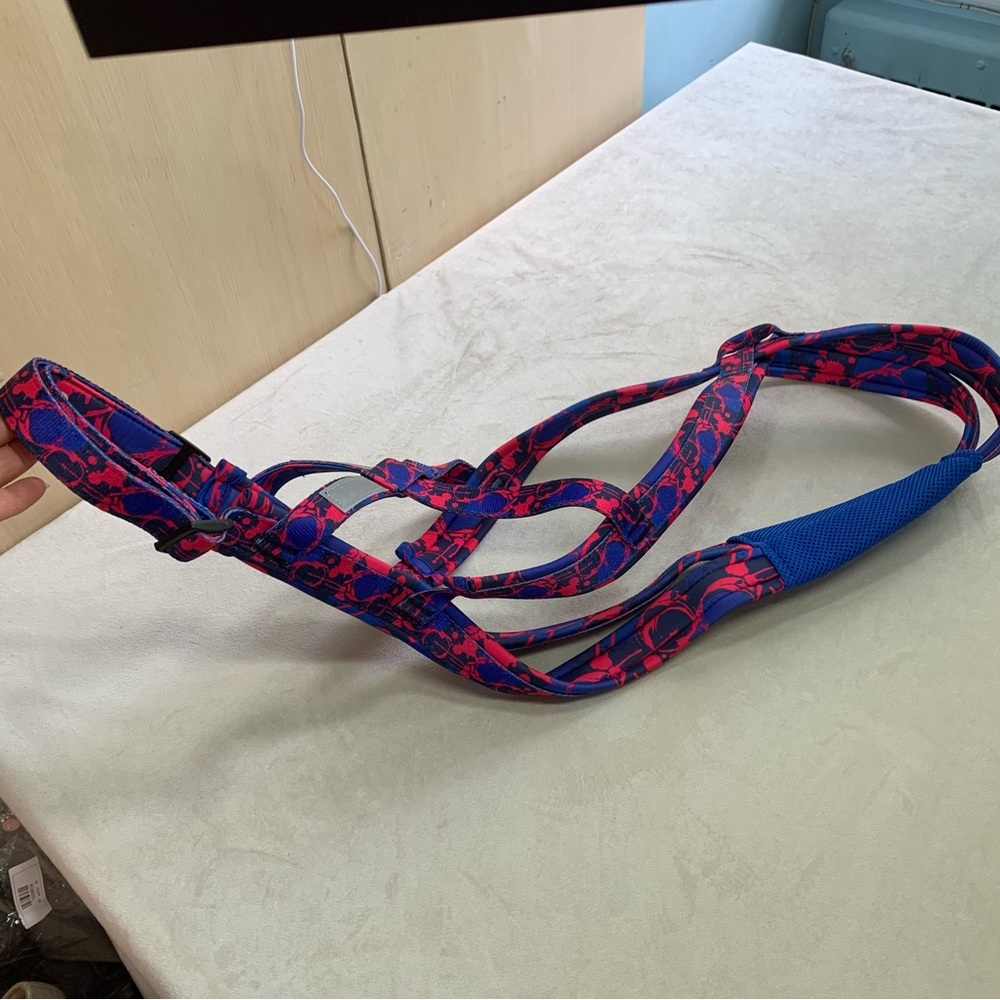 NWOT XL dog pulling sledding harness size XL pink blue reflective